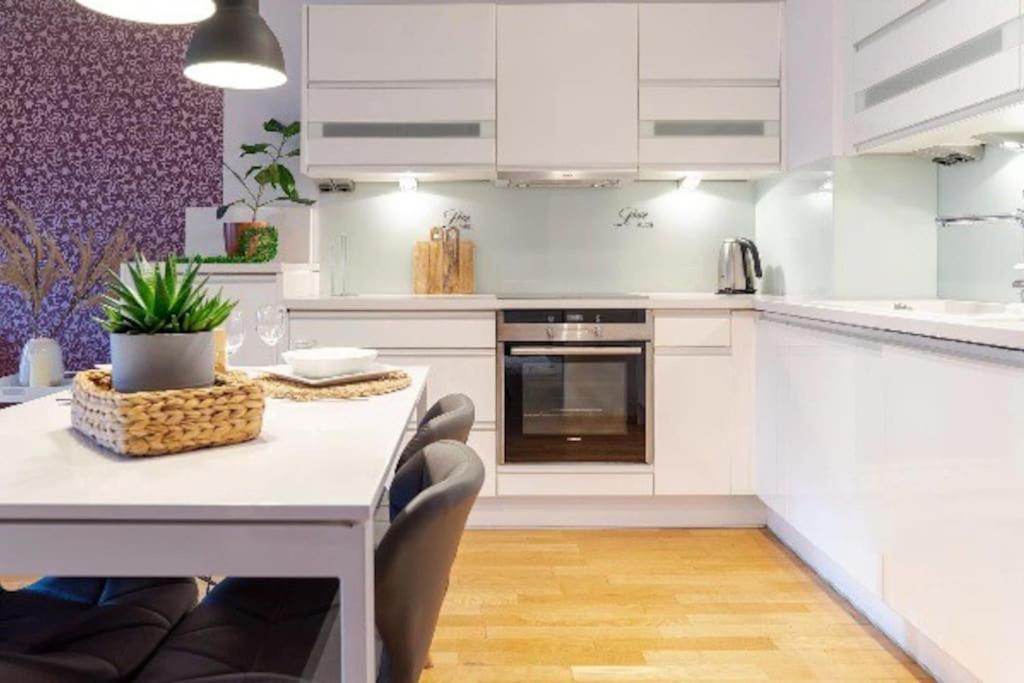 Uroczy Apartament - Angel City 克拉科夫 外观 照片